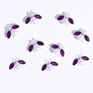 Halsketten 100 teile/paket Nail art Strass Kristall Edelsteine Steine Strass Anhänger 3d Nagel Dekorationen Schmuck Bienen Design Maniküre Zubehör