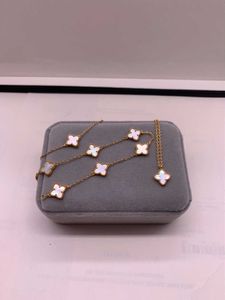 Designer Jewelry Luxury Bracelet Link Chain Vanca Lucky Grass Six Flower Bracelet Womens Silver Full Diamond Stacked Mini Flower Goods