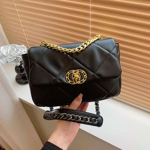 High End i minimalistyczne dla nowej kobiety Xiangfeng Diamond Shoting Small Square 2024 Spring Fashion Bag 75% Hurtowa fabryka