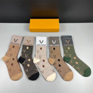 2024 Mens Socks Designer Women High Quality Cotton All Match Classic Ankle Letter Breattable Black and White Football Basketball Sports Sock Wholesale Uniform Storlek