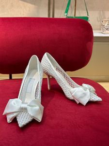 Nova sandália de salto feminino elegante laço de rede de noiva amor 85mm strass embelezado bomba de bico fino saltos lisos jóias preto branco malha vestido de couro de bezerro sapatos de salto alto