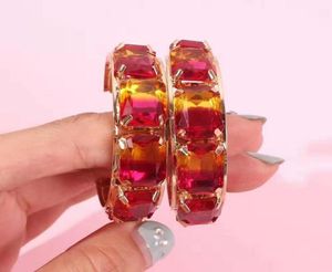 Wholeout Gem C Hoop Earrings for Luxury DesignerカラフルなキラキラダイヤモンドフープサークルHuggie Earrings Zircon Red Jewelry2255198