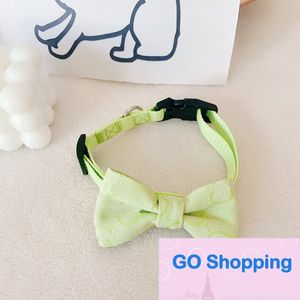 All'ingrosso Quaitly New Pet Fashion Brand Brand Collar Orsacchiotto/French Bulldog Schnauzer Dog Cat Bows Disk DECORAZIONE DEORI