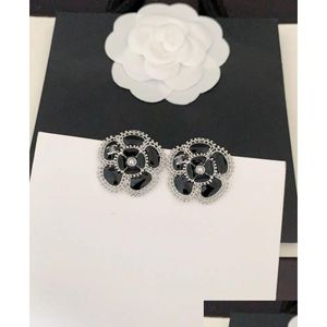 Orecchini con perno di lusso con fiori di rosa Orecchini da donna con bel fascino Bling Perle Lettere Eleganti fiori dolci Orecchini rosa neri Earri Dhd5P