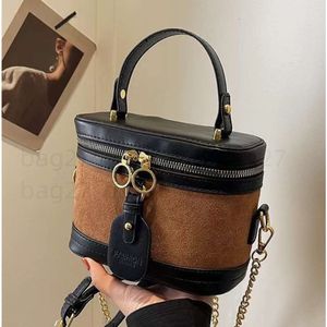 Sacos de ombro design saco senhoras outono 2024 novo retro sênior corrente crossbody saco balde portátil