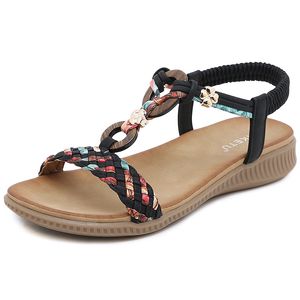 Slippers Brand Designer Womens Sandals Soft Frasnable Out Design of Provaprent Materials مثير شاطئ مشمس جميل للنساء غال