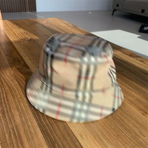 Designer Bucket Hat Bonnet Fishman Beanie Yngre turist Lågtyckel lyxigt bekvämt för att bära enkel mode mångsidig strandturism