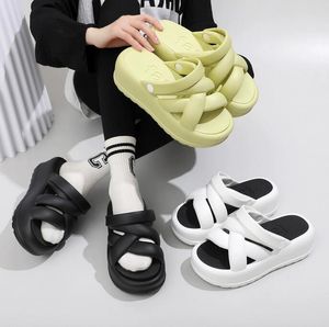 2024 Yeni Eğim Topuk Sandalet Kadın Yaz Yumuşak Terlik Moda Açık Giyim Eva Anti Slip Yükseltilmiş Terlik