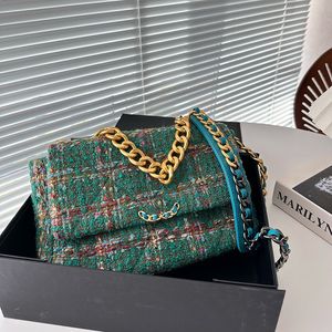 Womens 19 Serie Tweed gesteppte grüne Taschen Klassische mittelgroße Klappe Crossbody Schulterhandtaschen mit Seriennummer Drehen Sie Schloss Tasche für den Frühling Sommer 25x16 cm