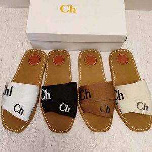 Designer de madeira marca lona letras verão moda sandálias plana ao ar livre família slide tamanho plataforma chinelos praia sapatos flip-flops