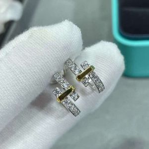 Tiffanyjewelry Tiffanybracelet kalp Altın Küpe Tasarımcı Küpeler Kadınlar İçin Renkli Yarım Elmas Çapraz Küpeler Yeni Lockv Altın Elektroplu 18K Altın Advan