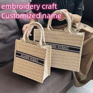 Livro Tote Nome Personalizado Bordado D Carta e Tiger High Quality Designer Bolsas Festival Gifts Bolsas de luxo Crossbody Woman Bolsa Designers Women Purse