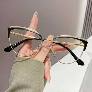 眼鏡フレーム新しい韓国の高級メタルキャットアイティルブルーライトグラス女性ファッションホロースペクタクルフレーム光学処方箋眼鏡