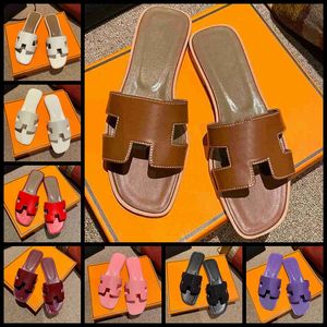 Sandali firmati pantofole da donna scarpe piatte estive in pelle moda spiaggia pantofole di lusso da donna lettera drag Taglia 35-42 b4