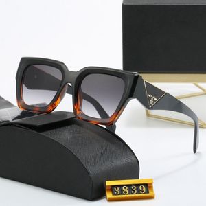 Tasarımcı Güneş Gözlüğü Kadınlar Erkekler Güneş Gözlüğü gözlükleri gözlükler Klasik Stil Moda Açık Hava Spor UV400 Seyahat Plaj Güneş Gözlükleri Çoklu Tarz Gözlük Tonları