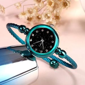 Titta på Women Watches Luxury Quartz Wristwatch Woman rostfritt stålklänning Small Bangle Armband Damer Armswatches214f