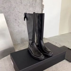 2024 مصمم Long Boots الخريف الشتاء الجديد أحذية الركبة عالية الأزياء