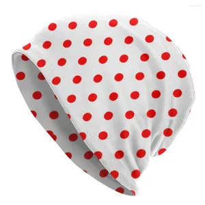 Beralar Kırmızı Polka Dot Bonnet Şapkalar Geometrik Dotlar Vintage Baskı Beanie Kafa Beanes Kış Komik Kadınlar Kpop Termal Elastik Kapaklar