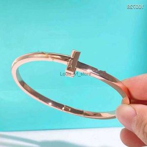 Charm Bracelets 디자이너 팔찌 소비 교사 소비 선물 로즈 골드 선물 상자 HL1D H24227