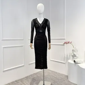 Abiti casuali più recenti di alta qualità in pizzo nero patchwork a maniche lunghe a maniche lunghe in tulle slim fit da donna a v-scollo abito midi