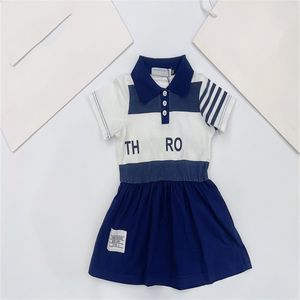 新しいデザイナー高品質のカジュアルスタイルの子供用服セット夏の男の子と女の子スポーツセットベビー半袖服子供用セットサイズ90-150cm A013