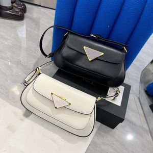 2024 New Underarm Letter Flip Shoulder Handbag Women's Fashion Mobile Small Square Bag with Box 75% Factory Wholesale