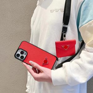 iPhone 15 Pro Max Designer Casa Crossbody Case para Apple 14 Plus 13 12 Luxury PU Leather Strapt Card Pocket Pocket Universal Encandcela Tapa traseira Fundas Red Ep