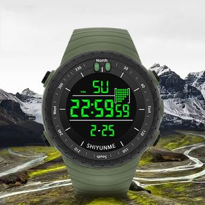 BENYAR 8002 Orologi da uomo di lusso Semplici orologi sportivi da polso da uomo digitali Orologio da polso elettronico da uomo d'affari di moda G1022