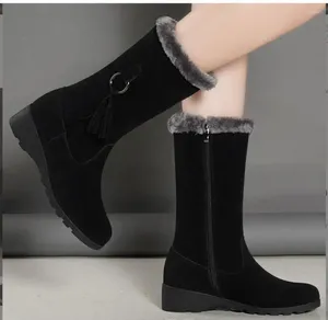 Buty kobiety jesienne moda dla kobiet pluszowych i gęstej izolacji długie zimowe kliny zamszowe czarne szare buty