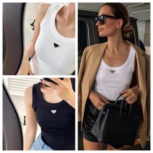 Kadın üstleri kırpılmış üst t-shirt anagram normal kırpılmış pamuk jersey camis dişi femme örgü tees tasarımcısı beyaz siyah yelek sporu nefes alabilen yog yelek üstleri