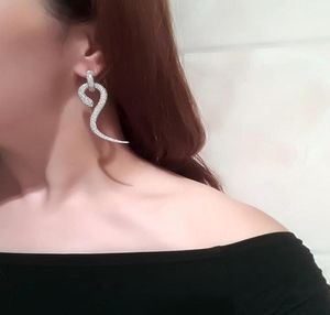 ファッションのアメリカ人は個性を誇張してSerpentine earrings 925純粋な銀の針スーパーシャイニングMicrozircon Studs9027436