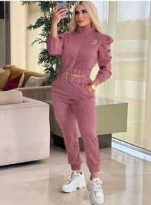 24SS New Women's Tracksuits Disual Fashion Luxury Suit 2 قطعة مصممة Tracksuit J2932