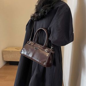 2024 New Fashionable, Medieval, Advanced, Commuting, Versatile Handbag, Oil Wax Skin Women's Bag, Law Stick Underarm Bag 75% Factory Wholesale