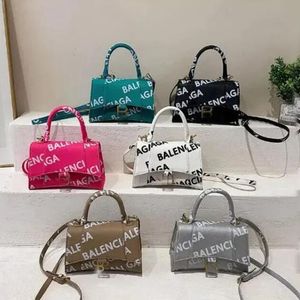 2024 Moda Tasarımcı Çantaları Küçük Mini Kum Saati Totes Kadın Çantalar Alışveriş Cüzdanlar Cüzdan Lüks PU Derisi Mektup Logosu