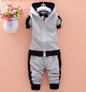 Yeni doğan bebek bebek kıyafetleri Setler Uzun Kollu Tshirtpants 2pcs Suit Çocuk Marka Pamuk Bebek Elbise Bebes Jogging Tracksuit2445215