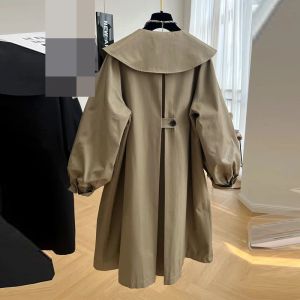 Giacche da donna Trench Giacca a vento con collo a bambola medio lungo di alta qualità per donne in abiti invernali dal design chic primaverile e autunnale