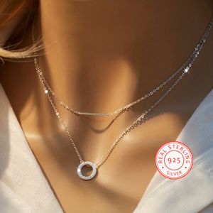 Collana ipoallergenica in argento sterling 925 a doppio strato placcato oro 18 carati con pendente rotondo cavo zircone intarsiato stili delicati senza tempo