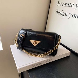 Small Round Women in 2024, New Crossbody Underarm Pillow One Shoulder Mini Bag, Pose Appointment for Women's Bag 75% Factory Wholesale