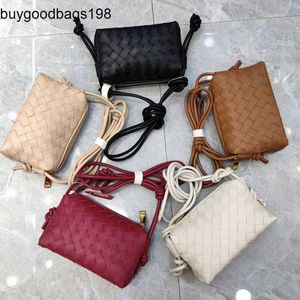 Bottegvenetas Loops Bags 2024 New Square Woven Cloud Bag Soft Leather Dumpling Korean Womens Fashion Single Shoulder Diagonal Cross Hand rj