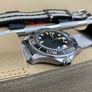 Fit 007 Limited Edition Master 300m NTTD Brak czasu na śmierć na płótnie skórzane opakowanie obudowy Zegarek Men Orologio Mens Watches MO219L