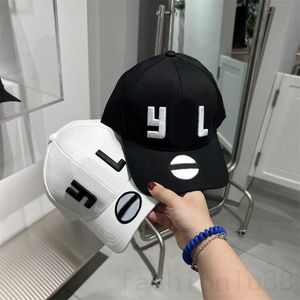 Luxury Cap Designer Mens Hat Delicate Bone Curved Letter Brodery Trendy Beach Snap Back Sun Proof Sport Travel Justerbar Buckle Fitted Caps Black White PJ087 C4