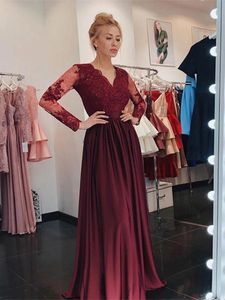 Bescheidenes burgunderfarbenes Brautjungfernkleid, transparente Langarm-Applikationen, Spitze, Chiffon, Trauzeugin-Kleid, A-Linie, Abendkleid in Übergröße