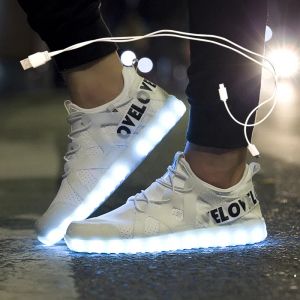 أحذية جديدة أحذية LED LED Fiber Optic Shoes for Girls Men Gen Women USB شحن الأحذية للبالغين متوهجة الجري على أحذية رياضية