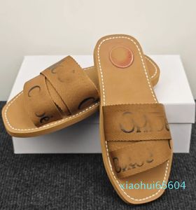 Berühmte Designer-Slides mit Spitze, Schriftzug, beige, mehrfarbig, schwarz, Slider aus Segeltuch, Damen-Sandale