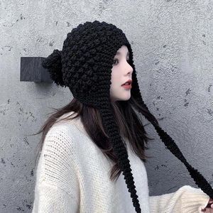 Basker Autumn Winter Ear Protection Hat Kvinnor varma stickning Tassel Baotou Girl Outdoor Leisure Solid Color Retro Student Black