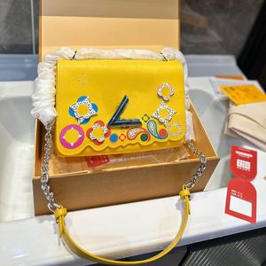 Skręć kobiety projektantki graffiti naklejka na ramię Wysokiej jakości epi skórzana litera skrętu torebka Lekcja Laides Fashion Crossbody Torka