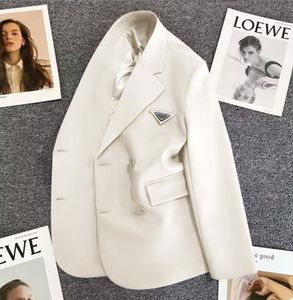 Abiti da donna Blazer Giacche casual da lavoro Colore puro Modello in metallo Cappotti da donna Abbigliamento adatto da donna per uomo Abbigliamento di lusso firmato