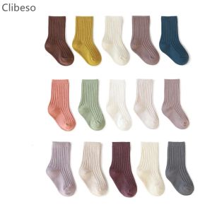 Çoraplar 2023 Çocuklar Yüzük pamuklu çoraplar düz renkli kızlar erkek ayak bileği uzunluğu çorap bebek yeni doğan çorap