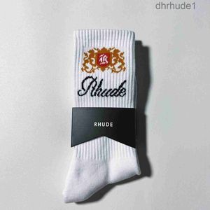 디자이너 Rhude Socks 남자 양말 여자 고급 고품질 순수한면 편안 브랜드 대표 대표 탈취 흡수 땀을 흘리게합니다.