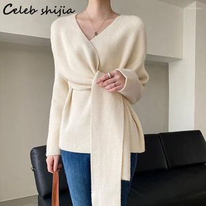 Kvinnors tröjor Beige Cashmere Sweater Women 2024 Autumn Cross Spaghetti Chic Soft Woolen Tops Lads Long-Sleeve Korean Knitwear